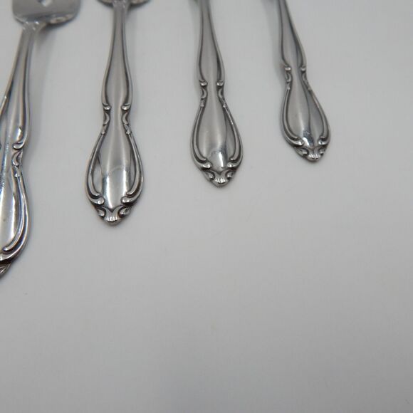 Oneida Strathmore Stainless Salad Forks Deluxe Glossy Flatware Set of 4 - Picture 4 of 10